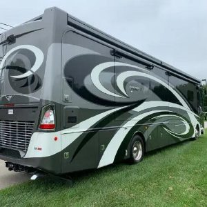 2017 Fleetwood Discovery Lxe 40E