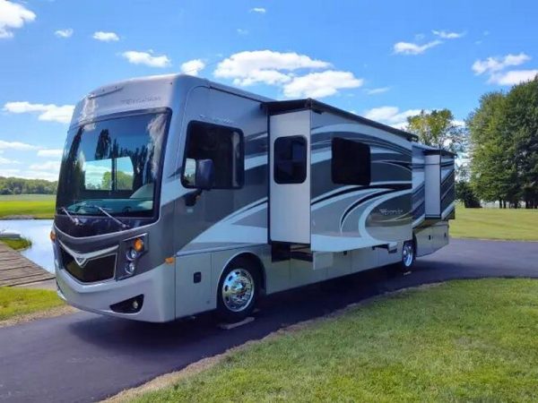 2015 Fleetwood Excursion 35B
