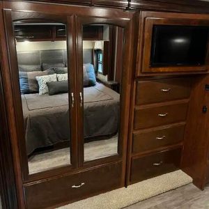 2018 Holiday Rambler NAVIGATOR® XE 36U