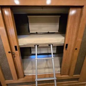 2019 Thor Motor Coach Miramar 37 1