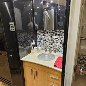 2008 Prevost XLII 45