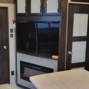 2018 Grand Design MOMENTUM M-CLASS 381M