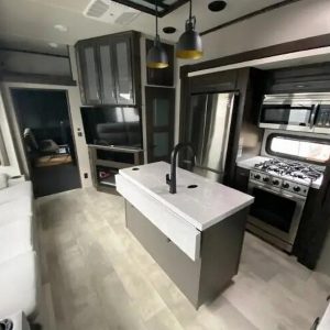 2022 Grand Design MOMENTUM M-CLASS 351MR