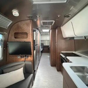 2024 Airstream GLOBETROTTER 27FB TWIN