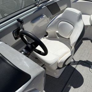2022 Chaparral 23 SSi