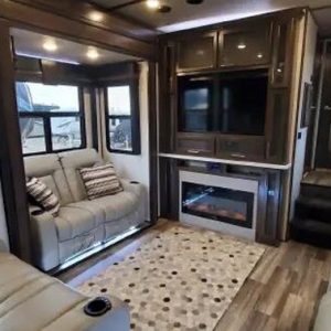 2021 Dutchmen VOLTAGE 4195