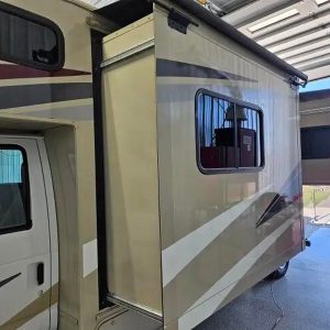 2022 Coachmen LEPRECHAUN PREMIER 298KB – FORD 450