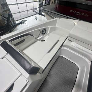 2024 Hurricane SunDeck Sport 205 IO