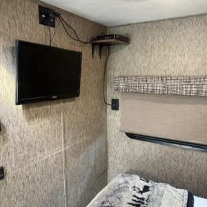 2018 Forest River SUNSEEKER 2400 MBS