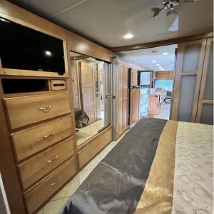 2013 Winnebago ADVENTURER 37F