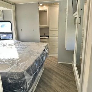 2018 Fleetwood BOUNDER 35K