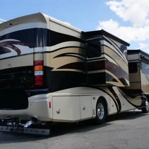 2013 American Coach Revolution 38S