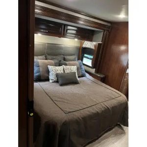 2018 Holiday Rambler NAVIGATOR® XE 36U