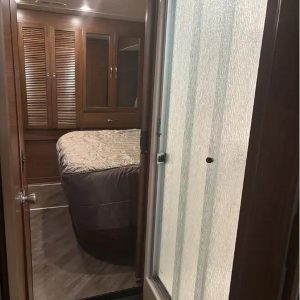 2017 Fleetwood PACE ARROW 33D