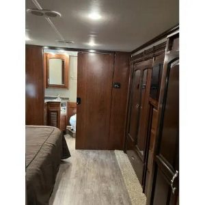 2018 Holiday Rambler NAVIGATOR® XE 36U