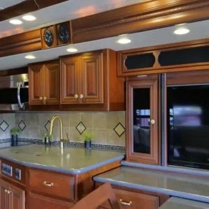 2013 American Coach Revolution 38S