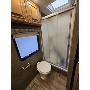 2019 Thor Motor Coach Miramar 37 1