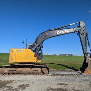 2011 DEERE 225D LC