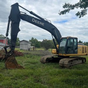 2010 John Deere Excavators 200D LC