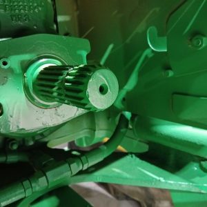 2002 JOHN DEERE Tractors 8420