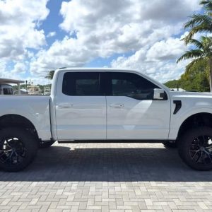 2025 Ford F-150 Lariat 5.0L
