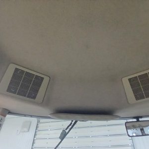 2002 JOHN DEERE Tractors 8420