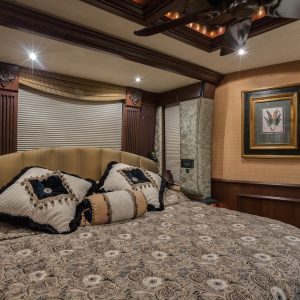 2005 Prevost Liberty Elegant Lady XLII Double Slide