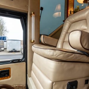 2006 Prevost Featherlite H3-45 Triple Slide