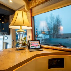 2006 Prevost Featherlite H3-45 Triple Slide