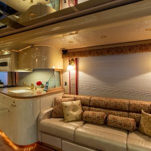 2006 Prevost Featherlite H3-45 Triple Slide