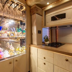 2006 Prevost Featherlite H3-45 Triple Slide