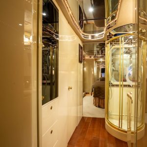 2006 Prevost Featherlite H3-45 Triple Slide