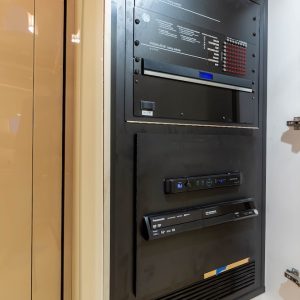 2006 Prevost Featherlite H3-45 Triple Slide