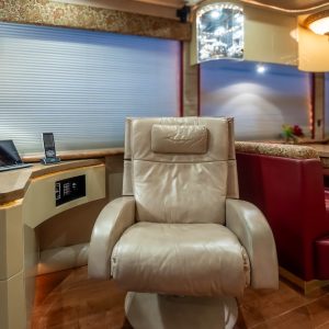 2006 Prevost Featherlite H3-45 Triple Slide