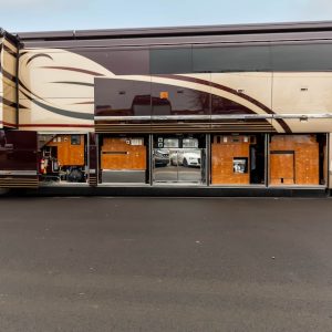 2006 Prevost Featherlite H3-45 Triple Slide