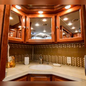 2016 Tiffin Phaeton 40 QBH